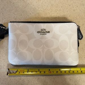 Coach Double Corner Zip Wrislet